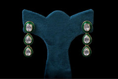 Emerald Kundan Minimal Necklace Set