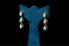 Emerald Kundan Minimal Necklace Set