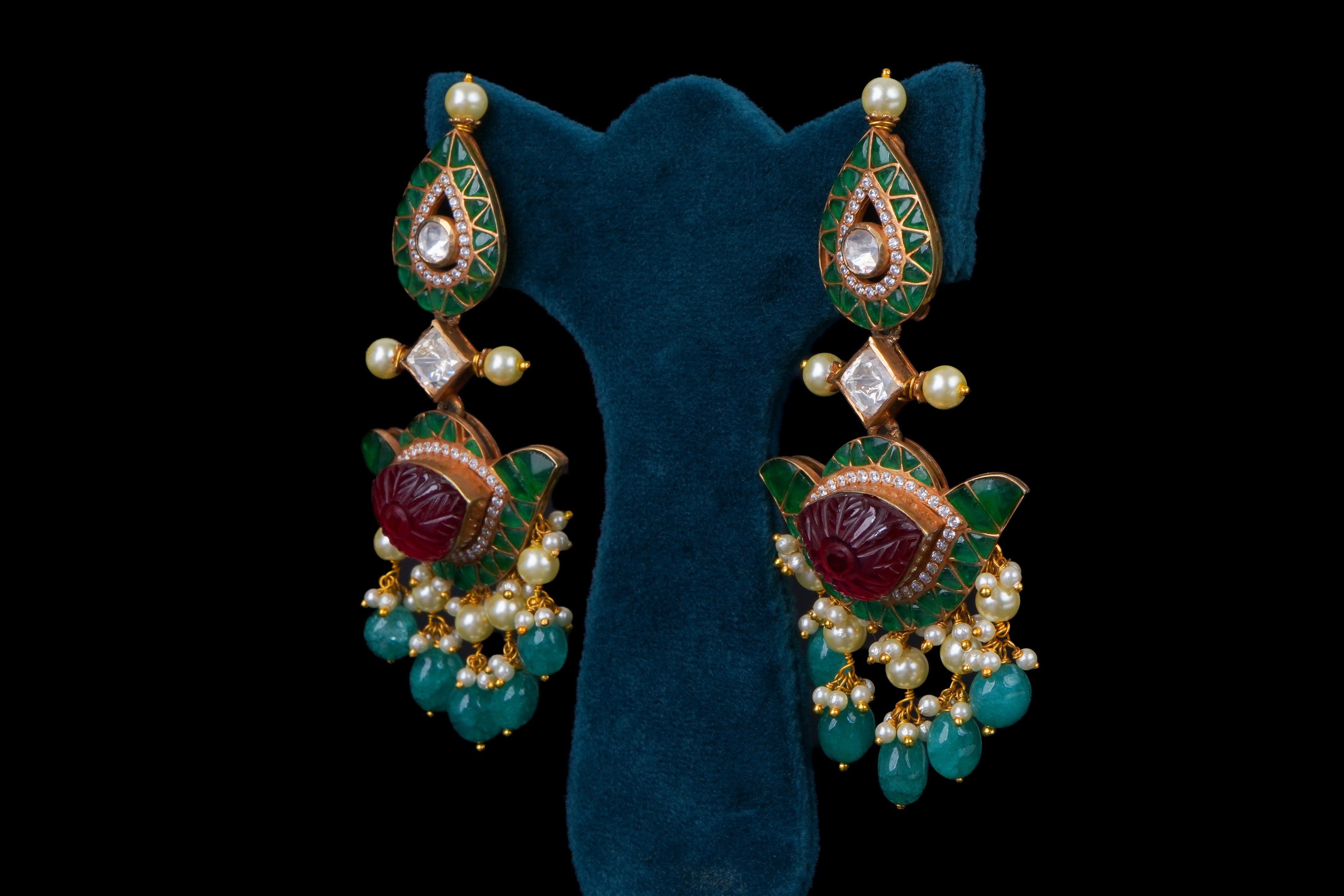 Grand Turquoise Beaded Necklace Set