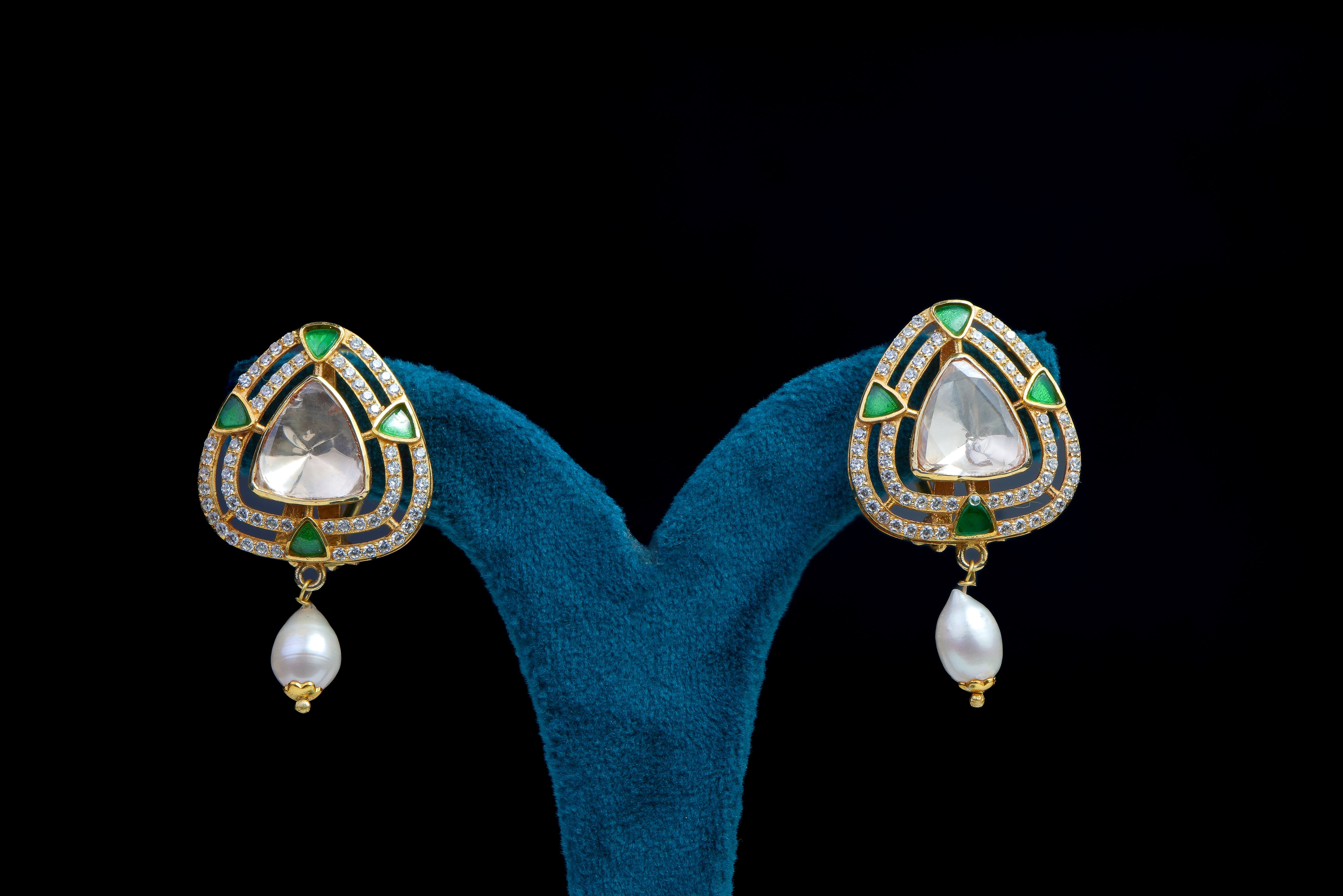 Emerald Elegance Kundan Jhumka Necklace