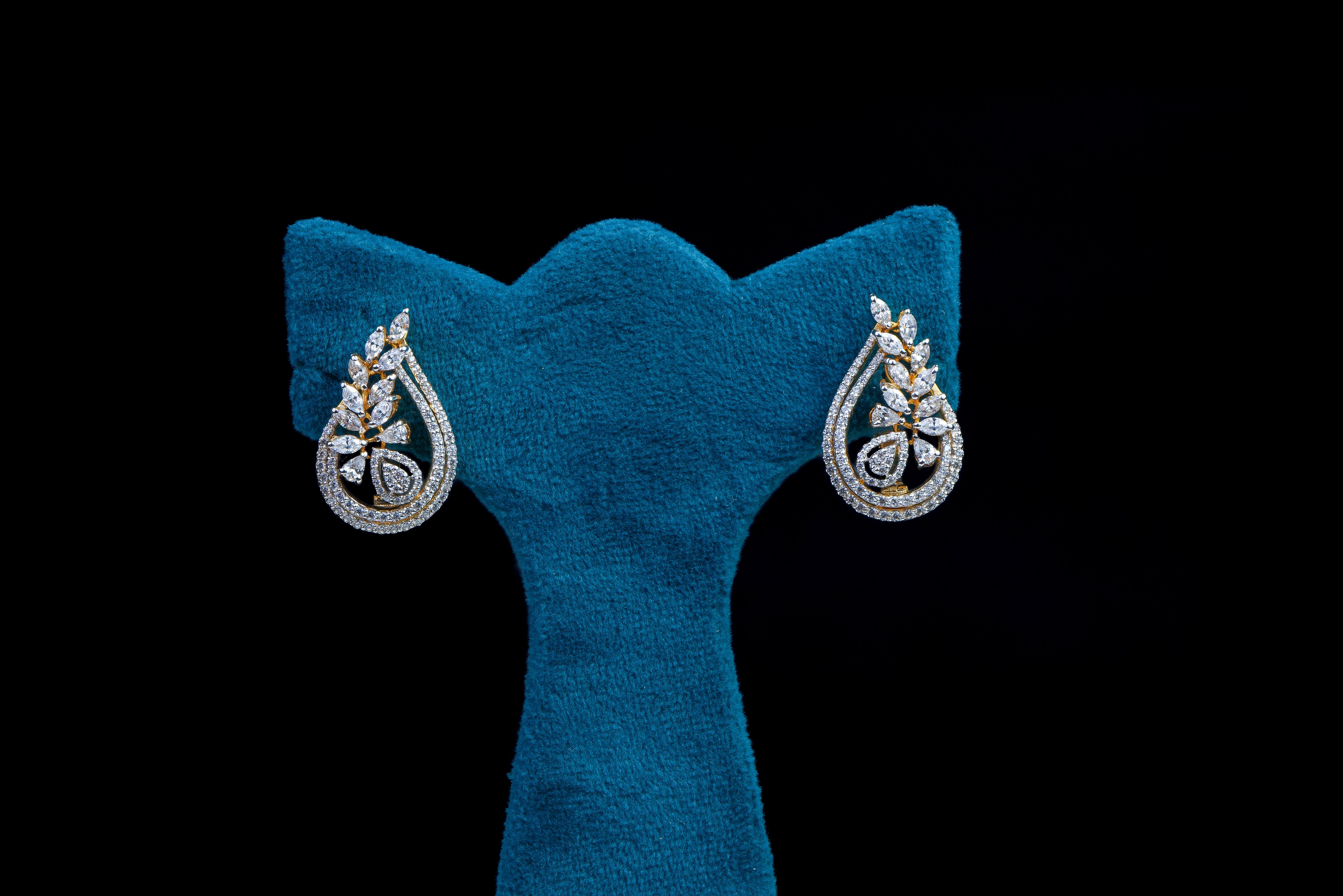 Sapphire Beaded Diamond Pendant Set