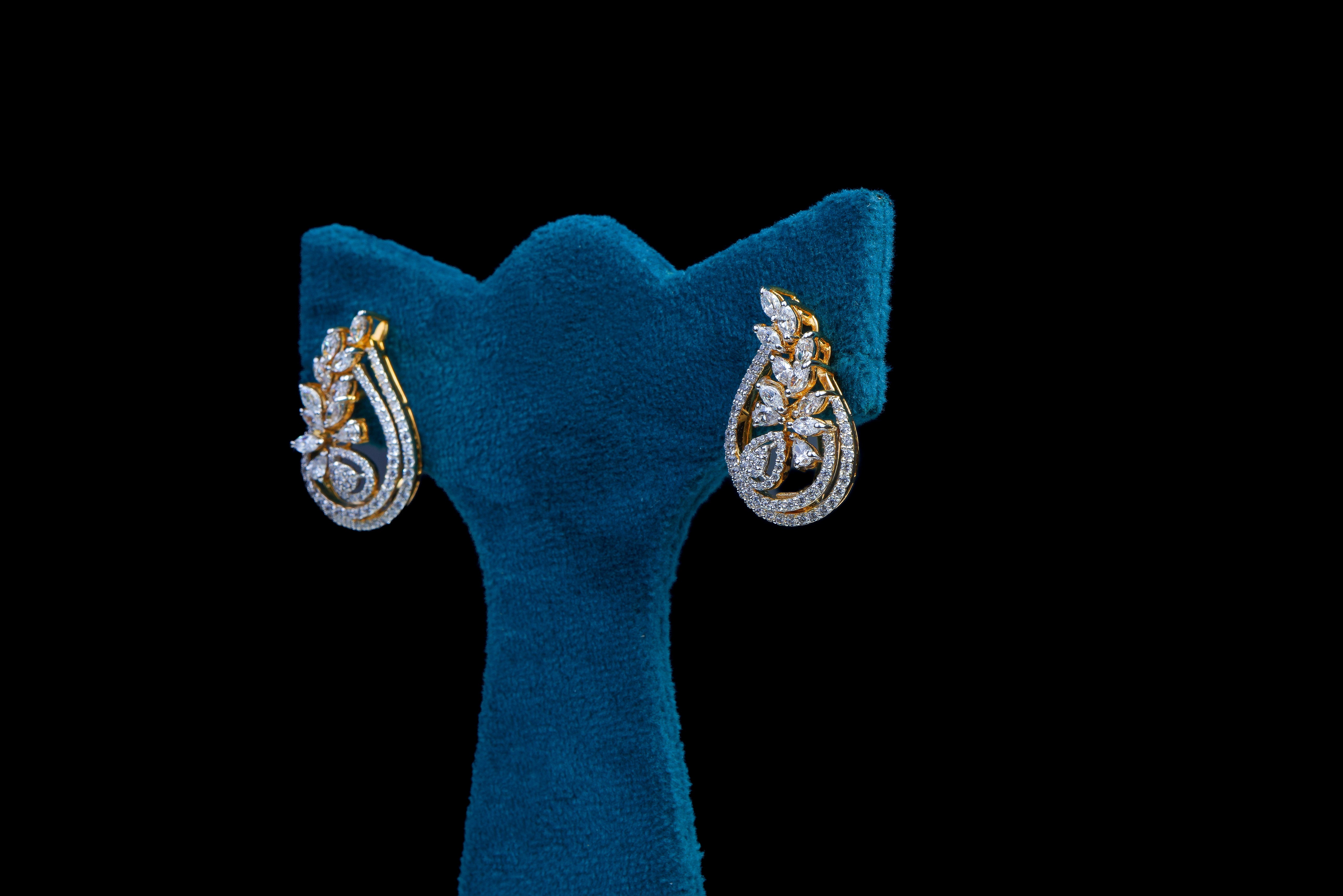 Sapphire Beaded Diamond Pendant Set