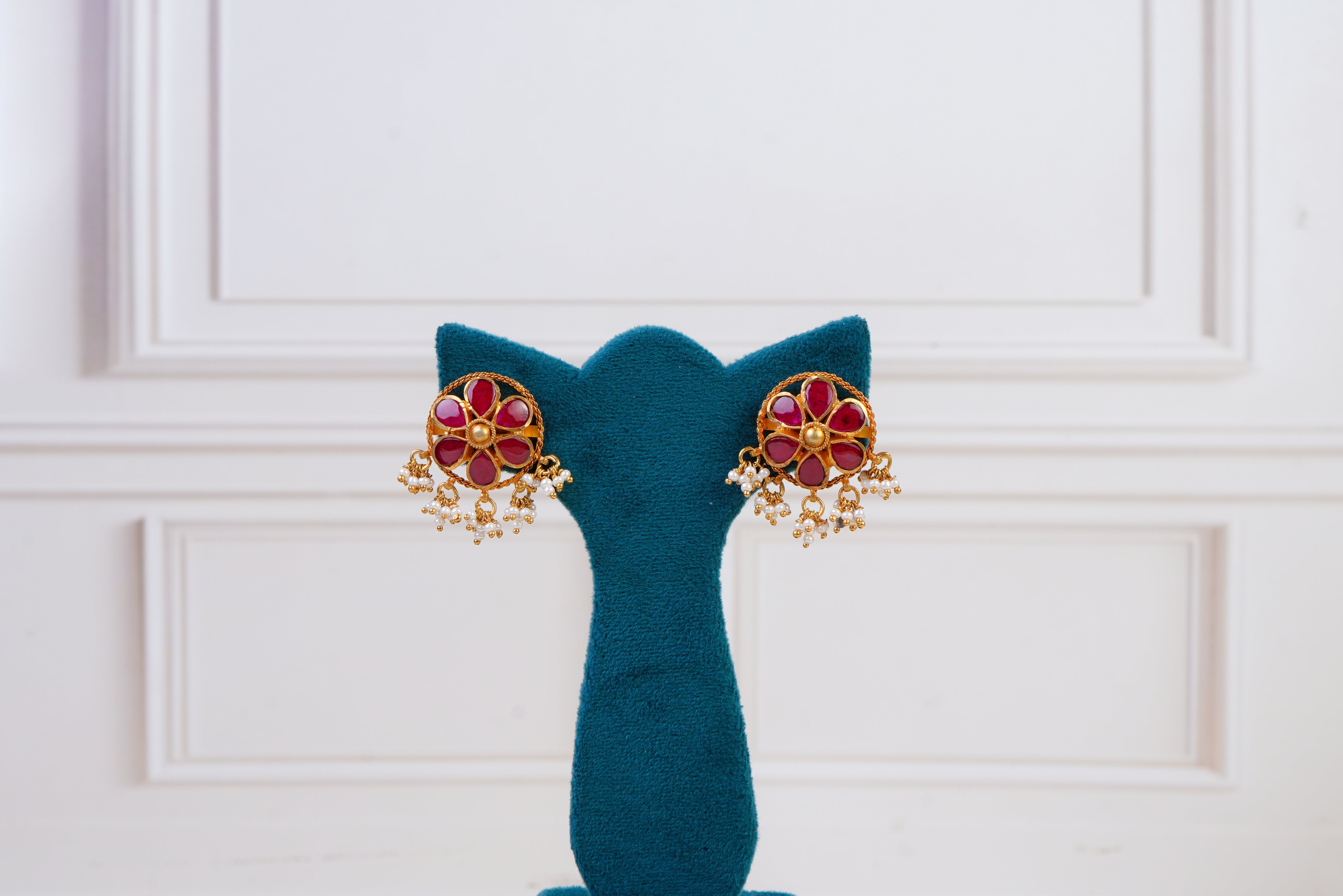Elegant Floral Kundan Pendant Set
