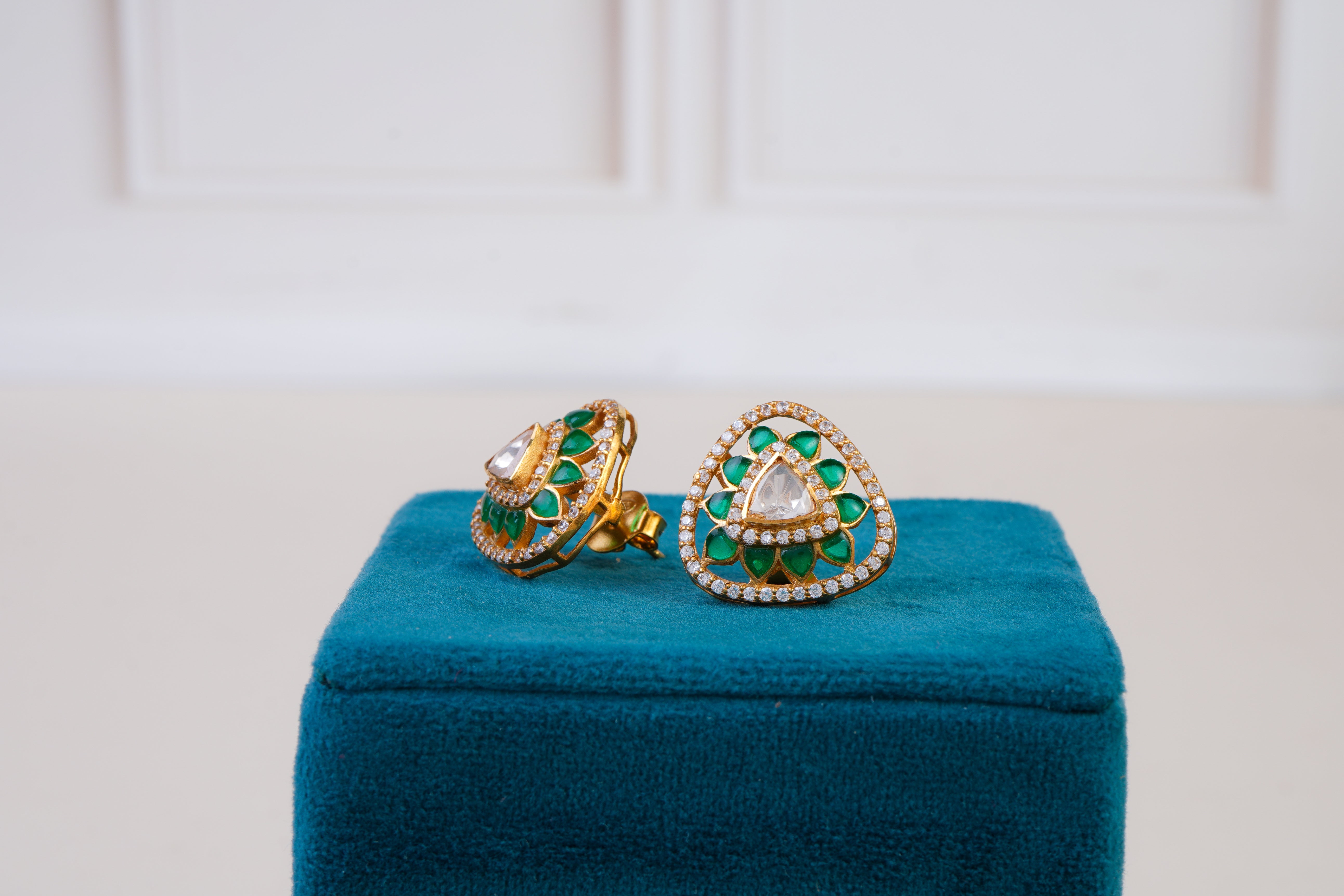 Emerald Polki Pendant with Triangle Stud Earrings