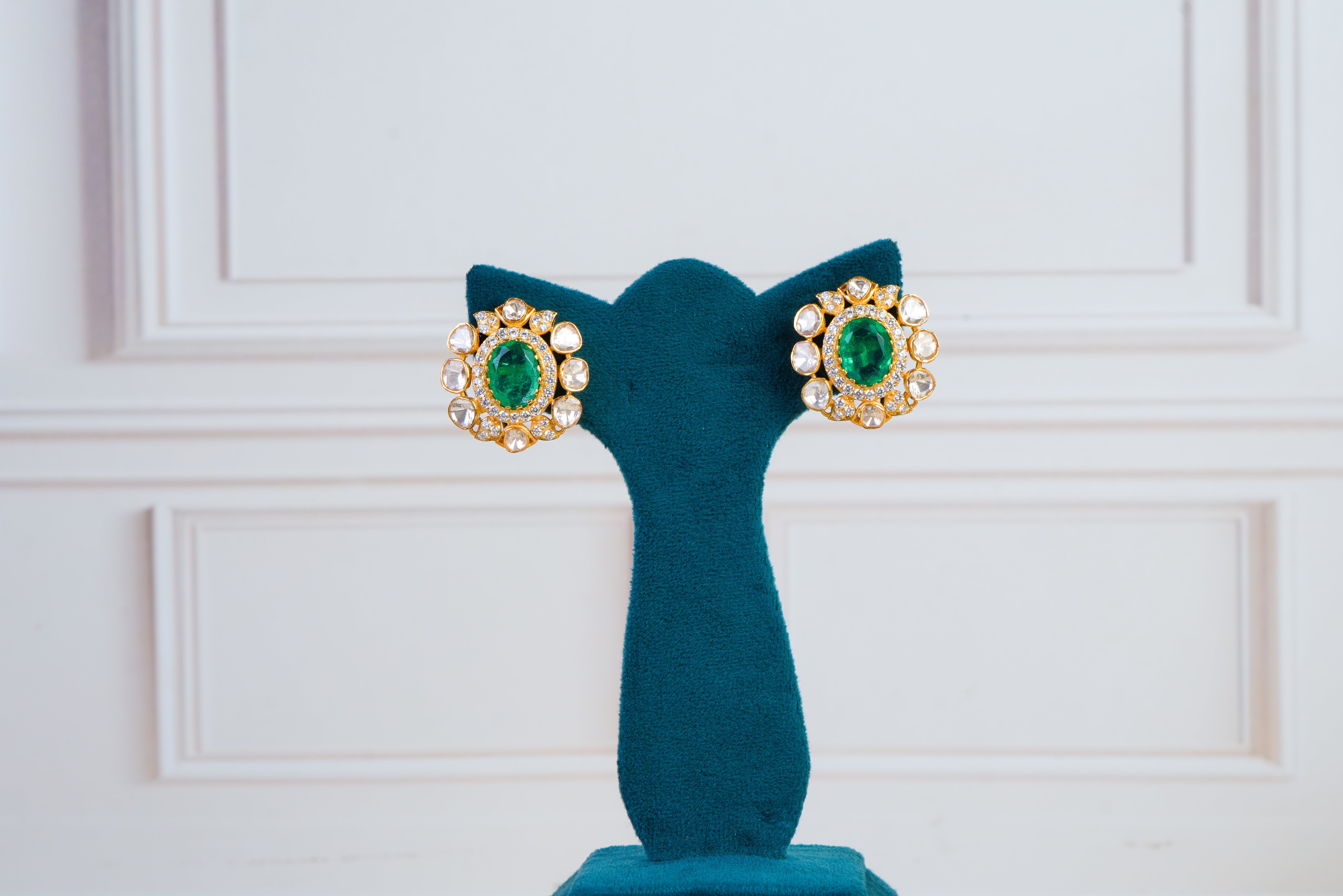 Elegant Green Stone Kundan Necklace Set