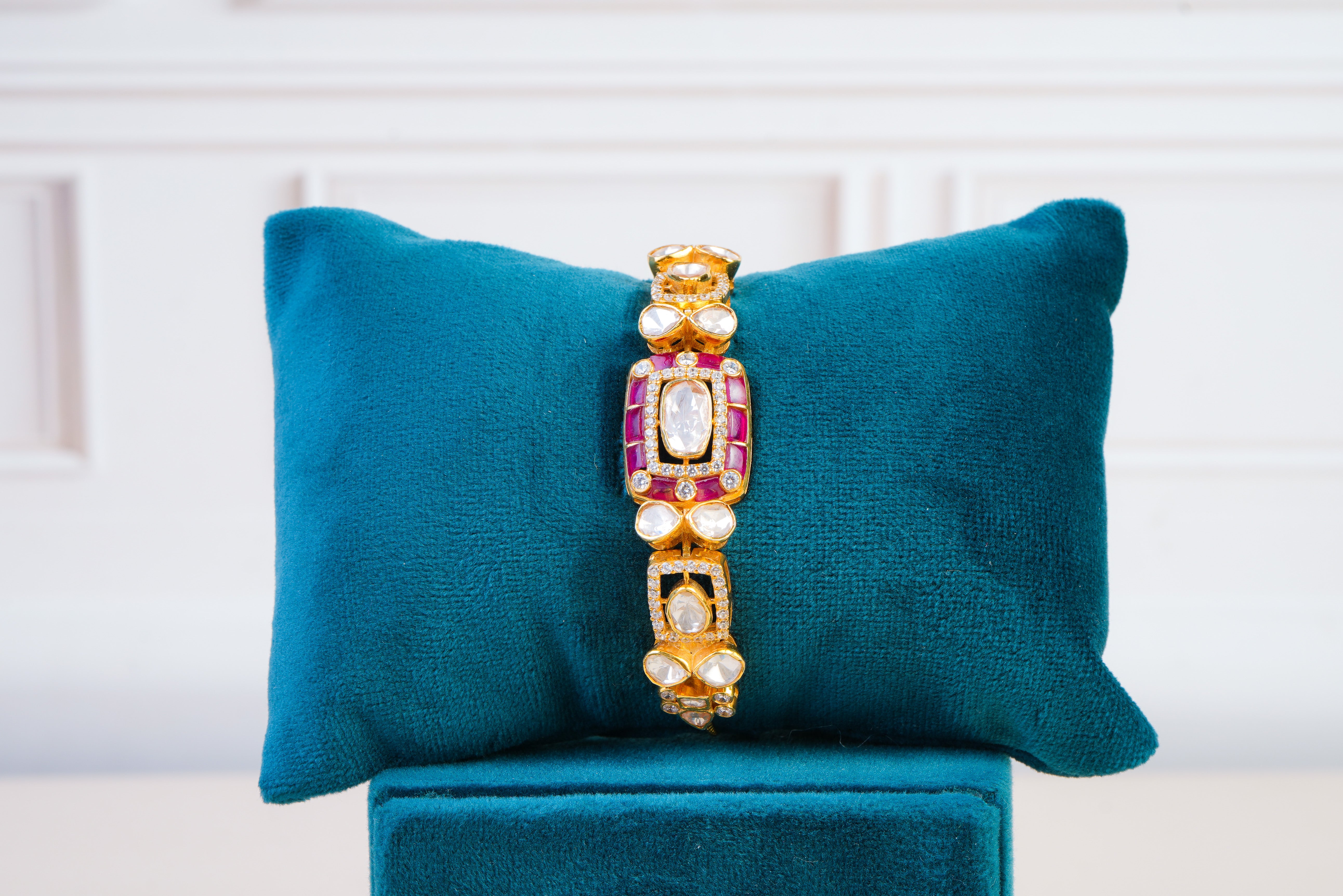 Elegant Kundan Adjustable Bracelet