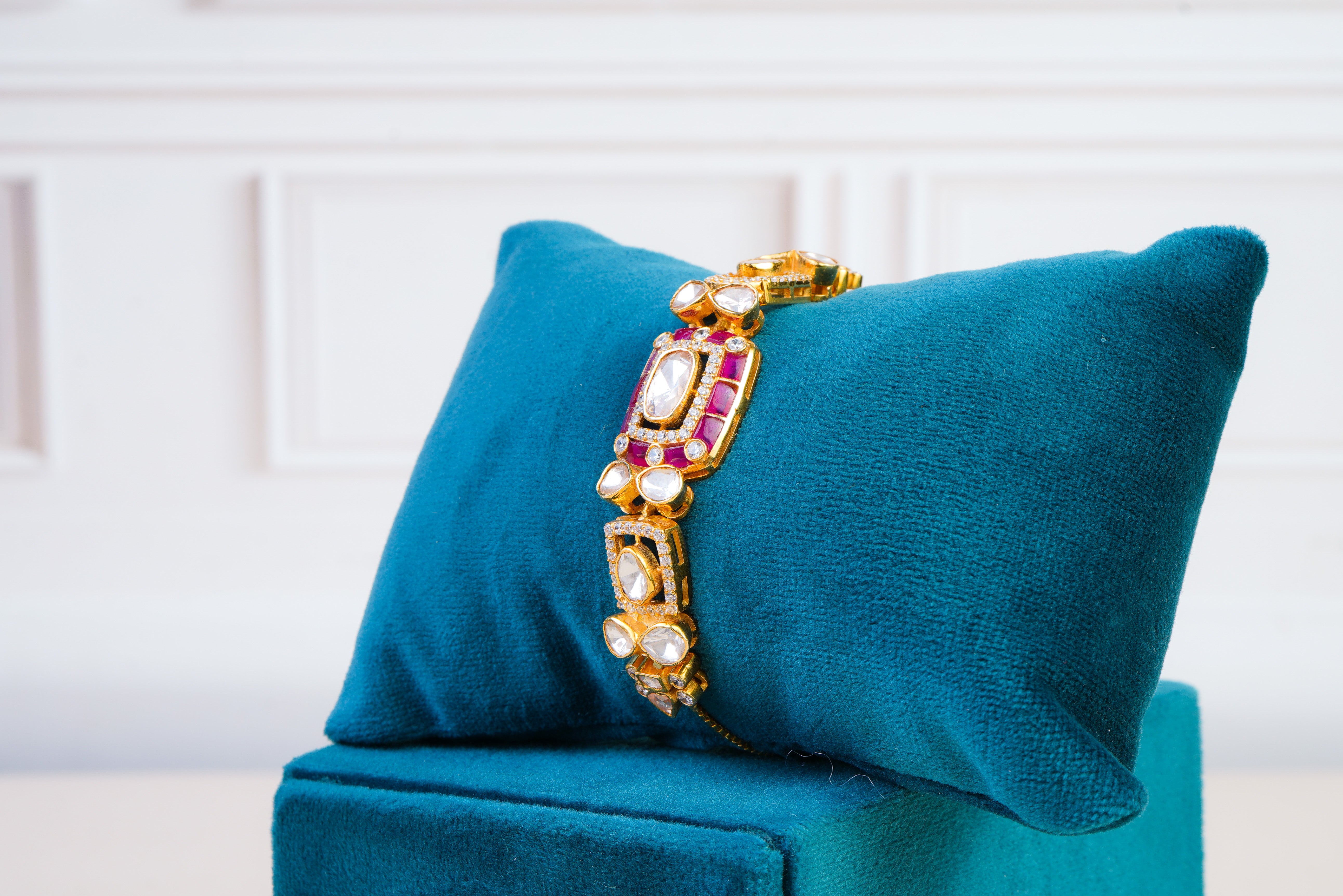 Elegant Kundan Adjustable Bracelet