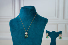 Minimal Polki Pendant Necklace Set with Emerald Drop