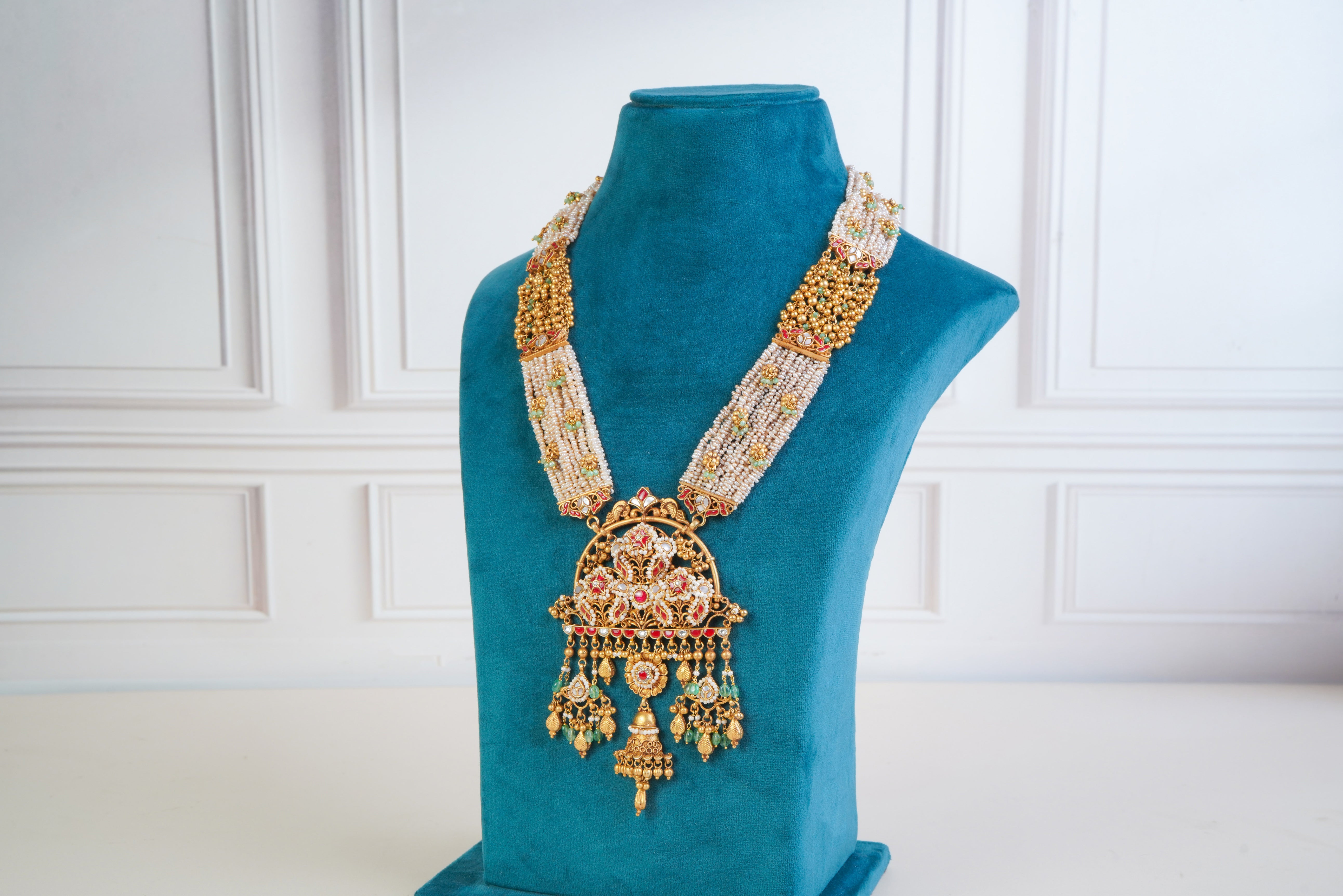 Heritage Pearl Kundan Jewelry Set