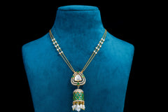 Emerald Elegance Kundan Jhumka Necklace