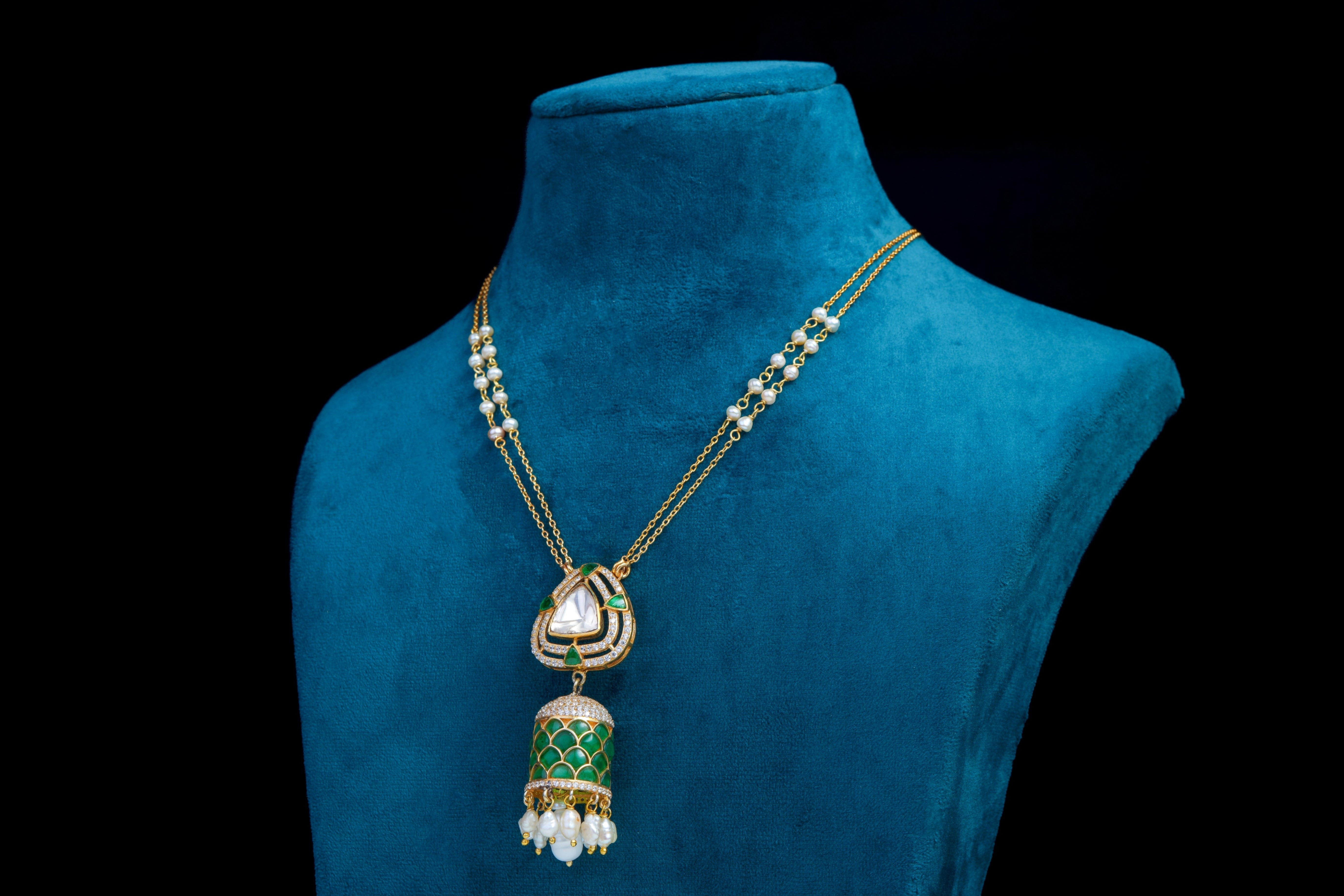 Emerald Elegance Kundan Jhumka Necklace