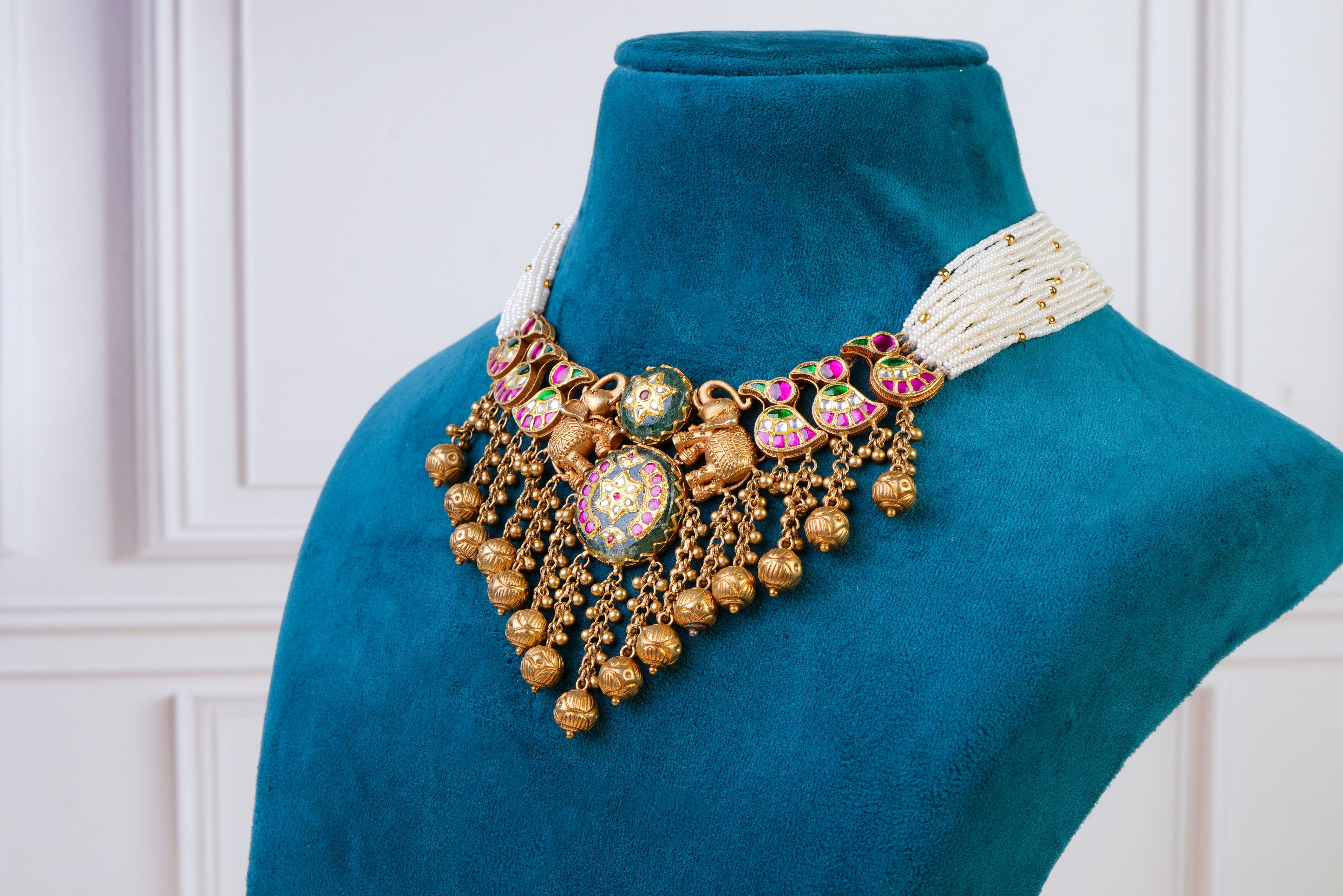 Royal Antique Kundan Choker Necklace Set