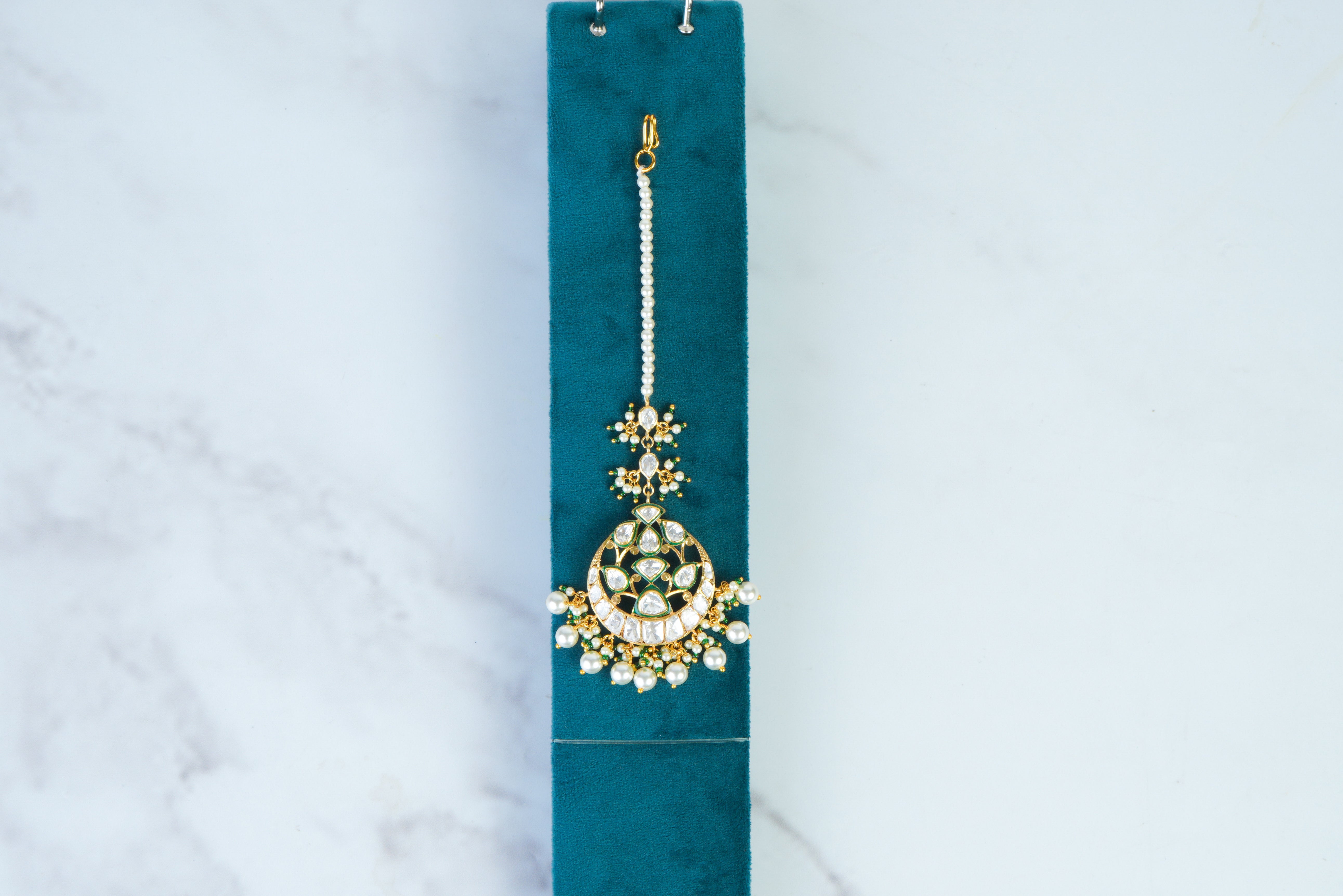 Kundan Pearl Maangtika