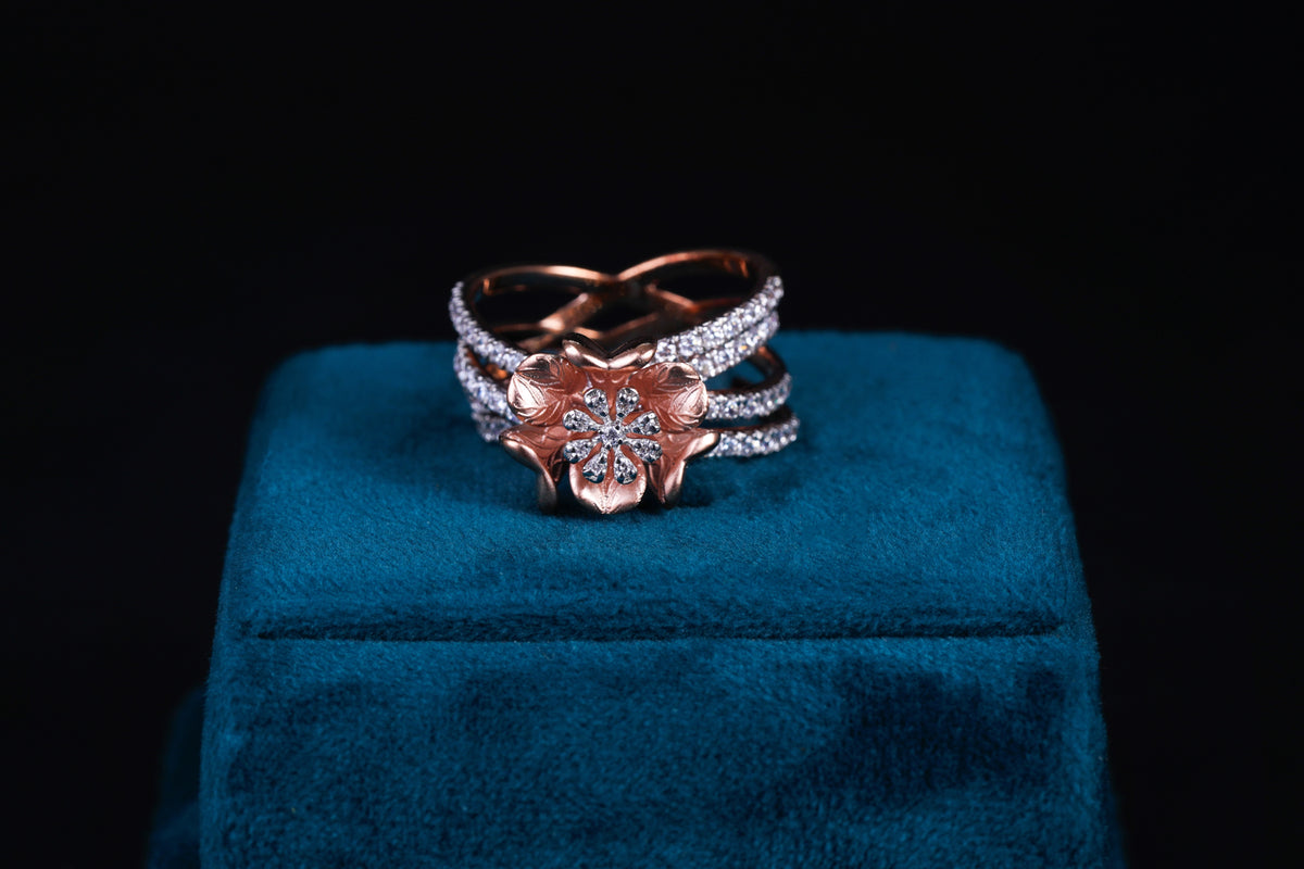 Elegant Silver Floral Diamond Ring