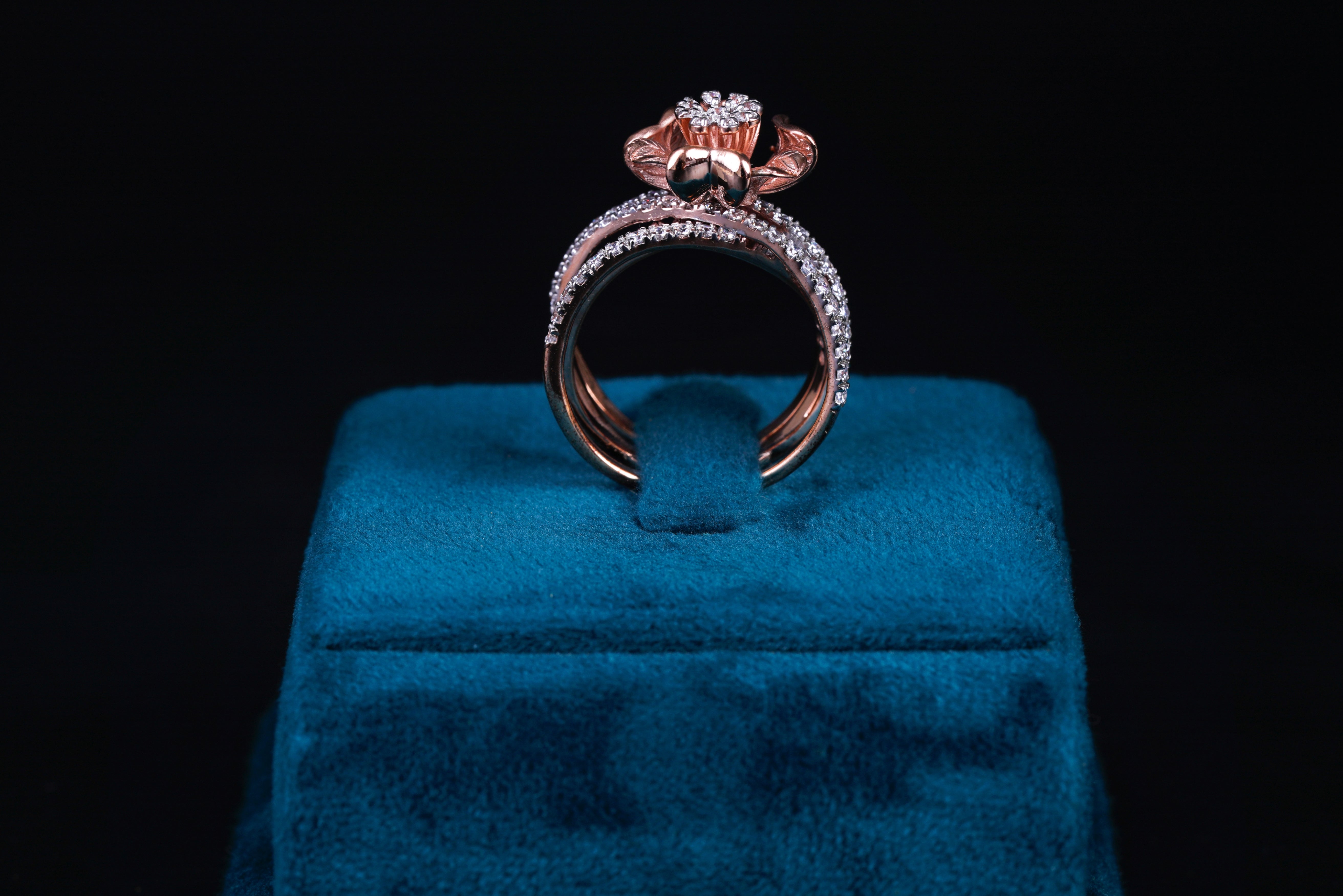 Elegant Silver Floral Diamond Ring